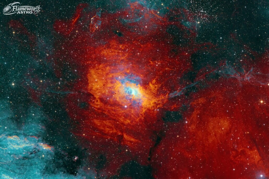 A Buborék-köd egy gazdag emissziós mezőben Az NGC 7635 Buborék-köd ionizál Hidrogén, Kén és Oxigén emissziós ködösségekkel és sűrű csillagmezővel körülvéve a Cassiopeia csillagképben.
